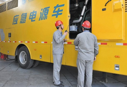 呼玛如何清理被灰尘覆盖的机油散热器？